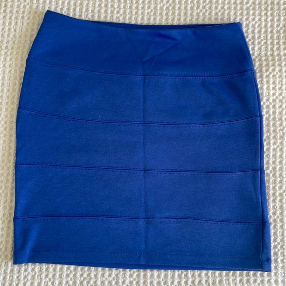 Bodycon pencil skirt by Nollie!